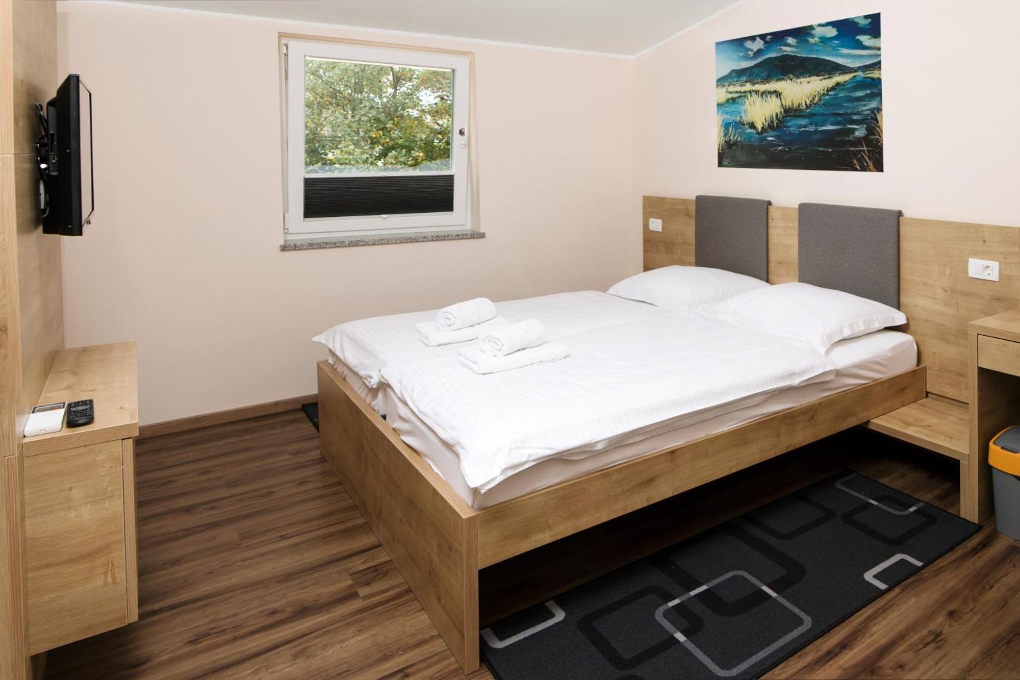 Gostilna S Prenocisci Pav Otel Rakek Dış mekan fotoğraf